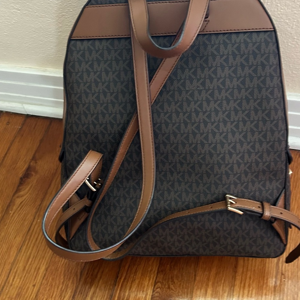 Michael Kors Jaycee Large Zip Pocket Backpack Brown Acorn - Picture 3 of 11